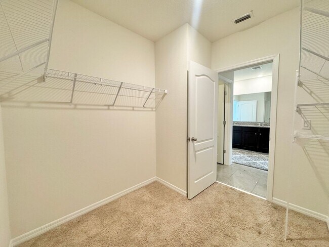 Building Photo - 632 Autumn Stream Dr