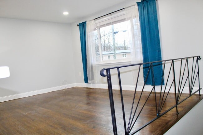 Building Photo - 5707 Alan Dr