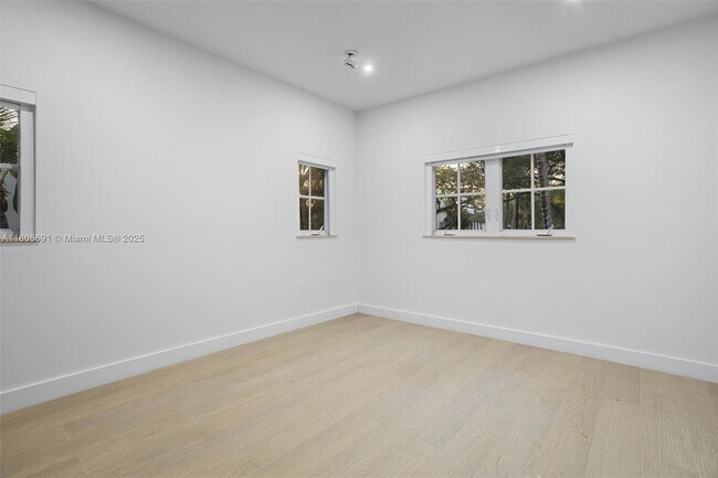 Building Photo - 7963 SW 111th St