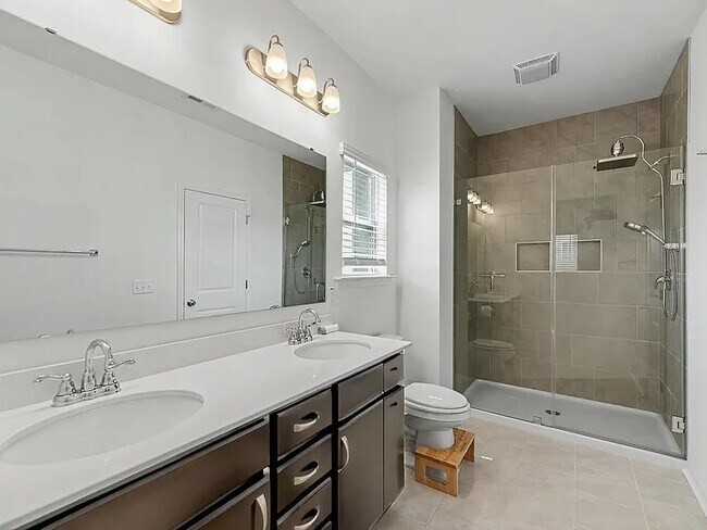 Building Photo - 691 Snow Owl Dr