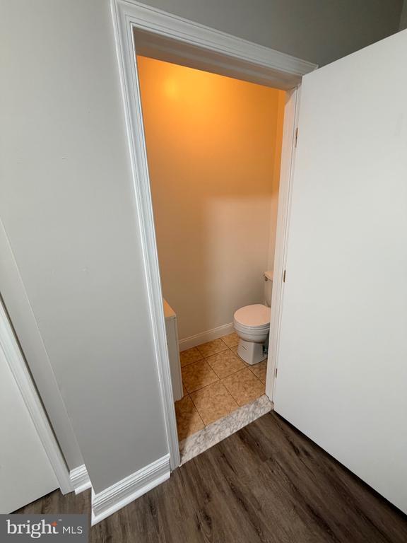 Building Photo - 2917 W Girard Ave