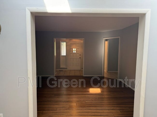 Building Photo - 3315 S 88th E Ave