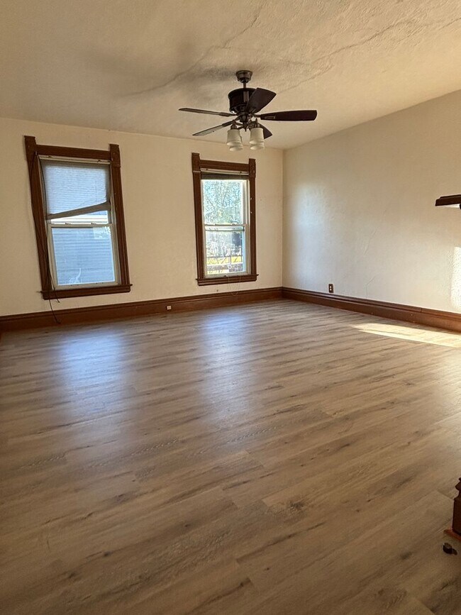 Building Photo - 117 Baltimore Ave