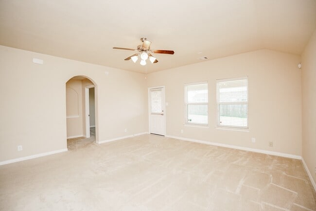 Building Photo - 26519 Grey Sparrow Dr