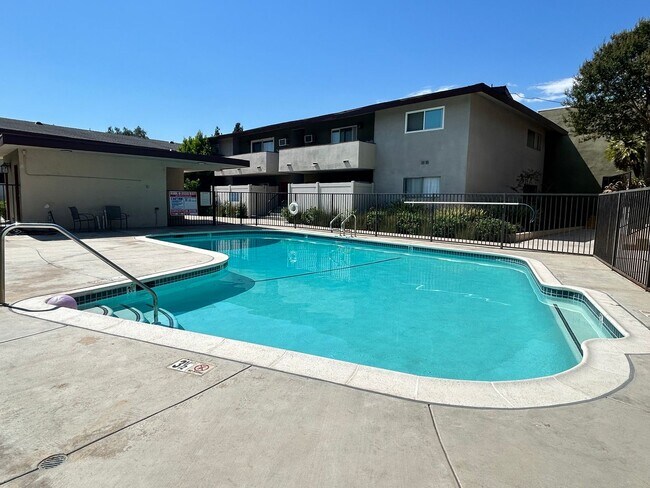 Building Photo - 1381 N San Gabriel Ave