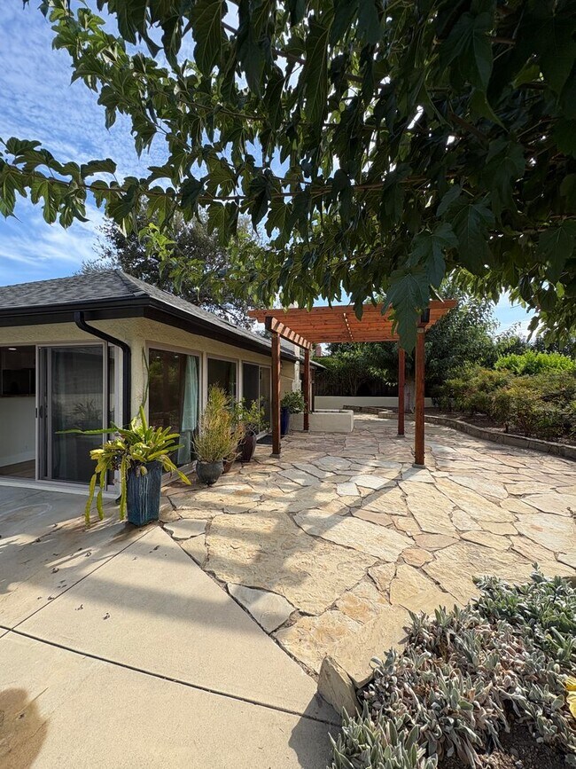 Building Photo - 1105 Del Nido Ct