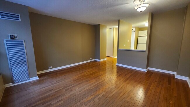 Building Photo - 405 N Wabash Ave