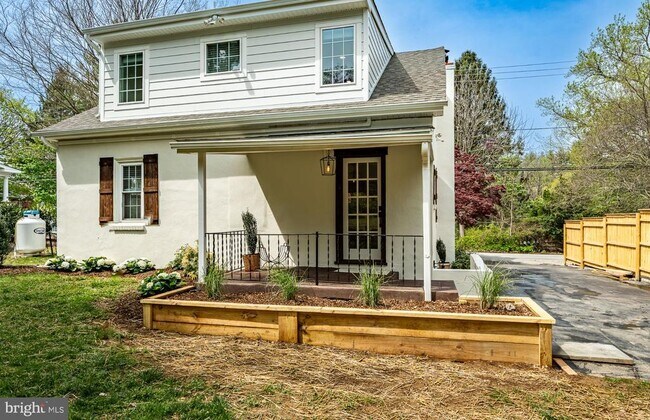Building Photo - 539 Northbrook Rd