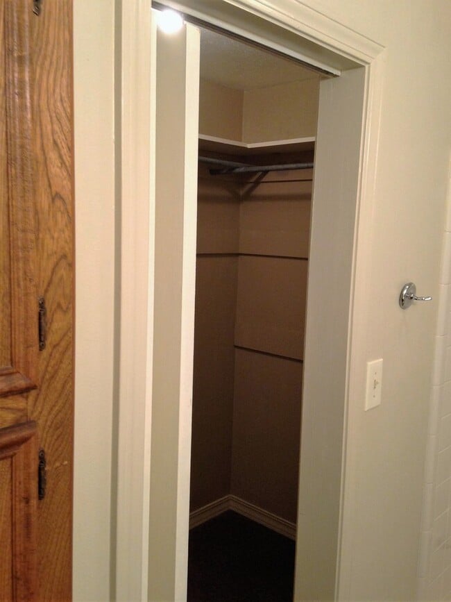 Building Photo - ** 3/2 IN NEW GREENACRES PLACE **