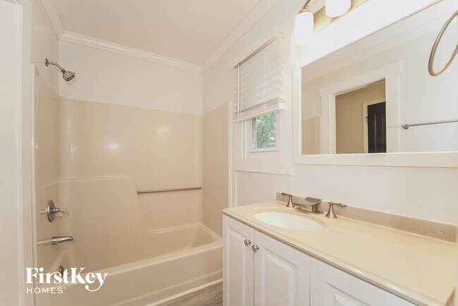 Building Photo - 4039 Seaforth Dr