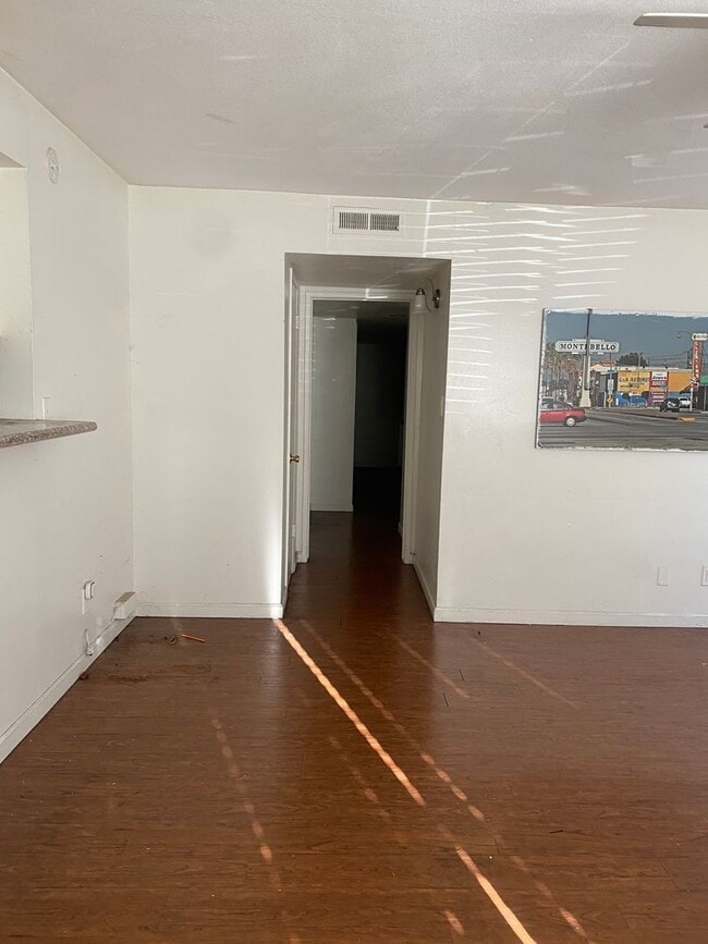 Building Photo - 12562 Brookshire Ave