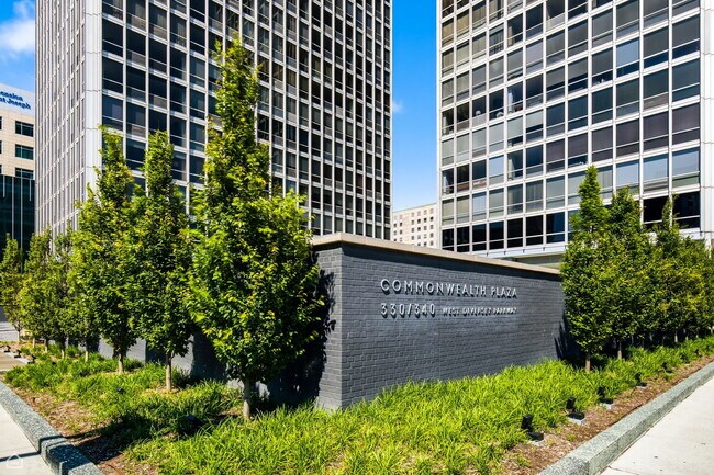 Building Photo - 330 W Diversey Pkwy