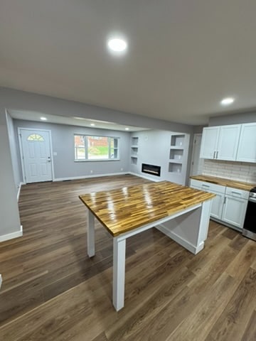 Building Photo - 212 Simmons Dr