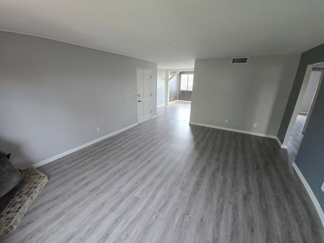 Building Photo - 4201 E Camelback Rd