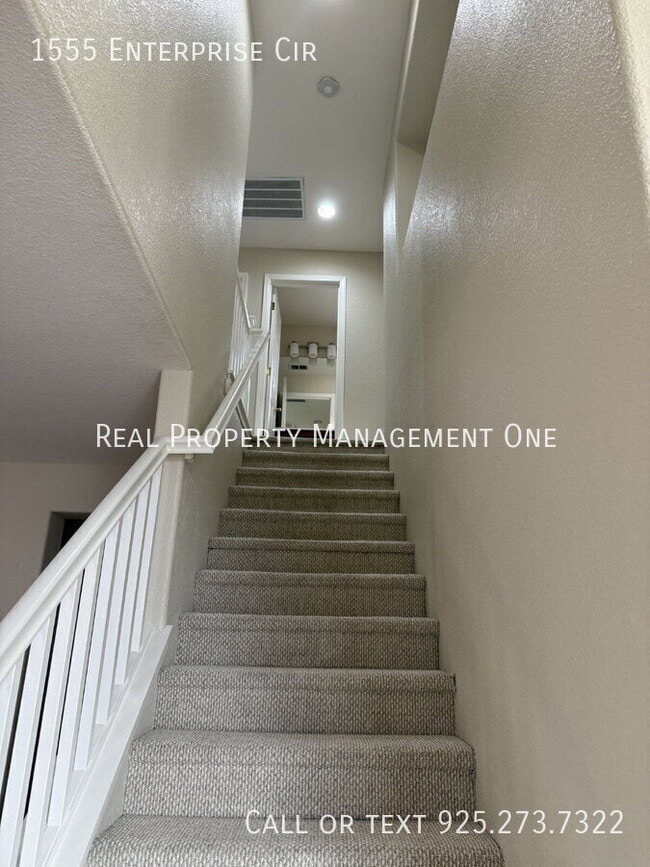 Building Photo - 1555 Enterprise Cir
