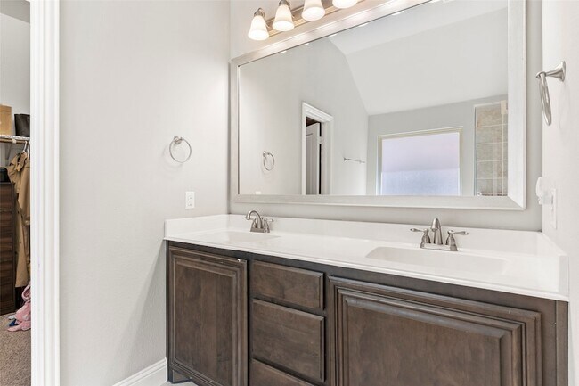 Building Photo - 1323 Lantern Faith Dr