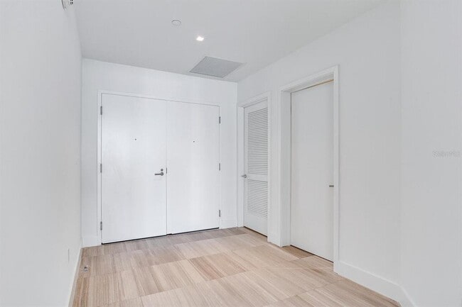 Building Photo - 2912 W Santiago St