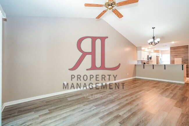 Building Photo - 1241 Rivercrest Dr S