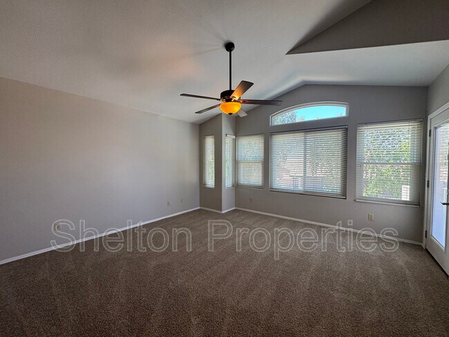 Building Photo - 2232 W Harrison St