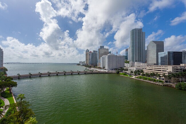 Building Photo - 701 Brickell Key Blvd