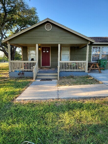Building Photo - 9027 County Rd 748