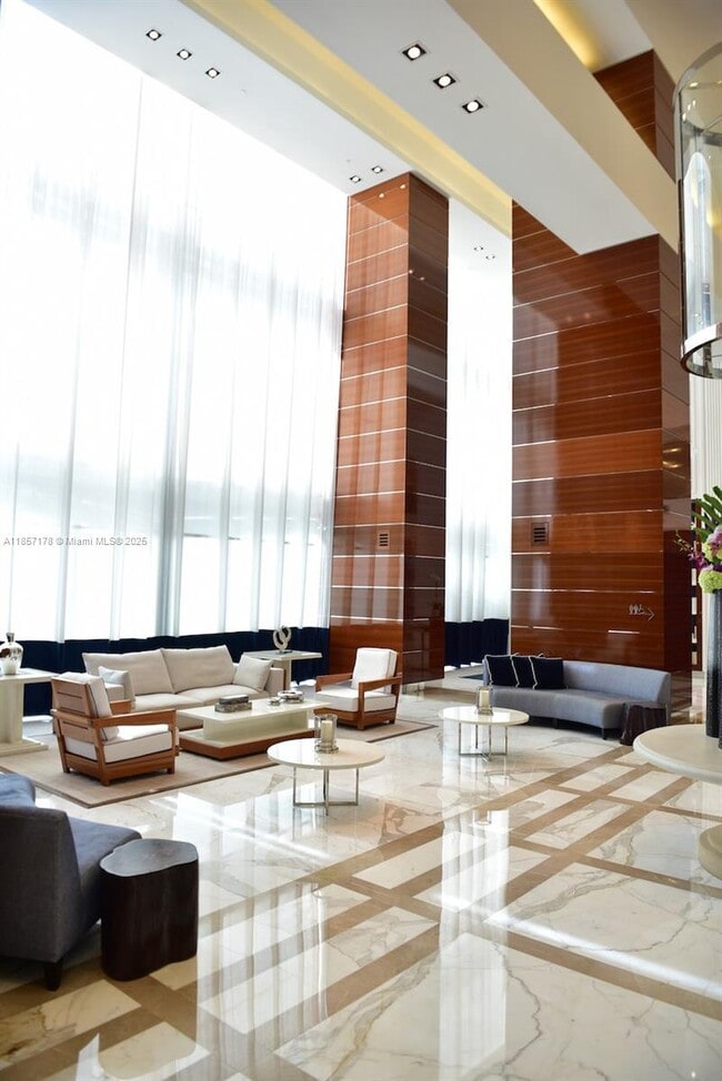 Building Photo - 17475 Collins Ave