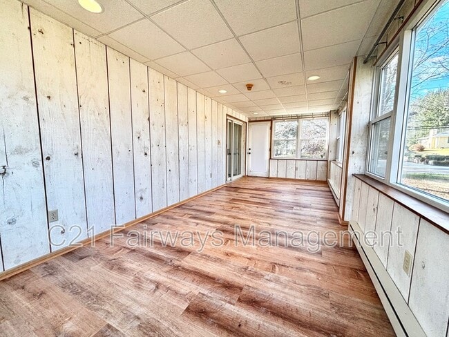 Building Photo - 616 Sandy Hill Rd