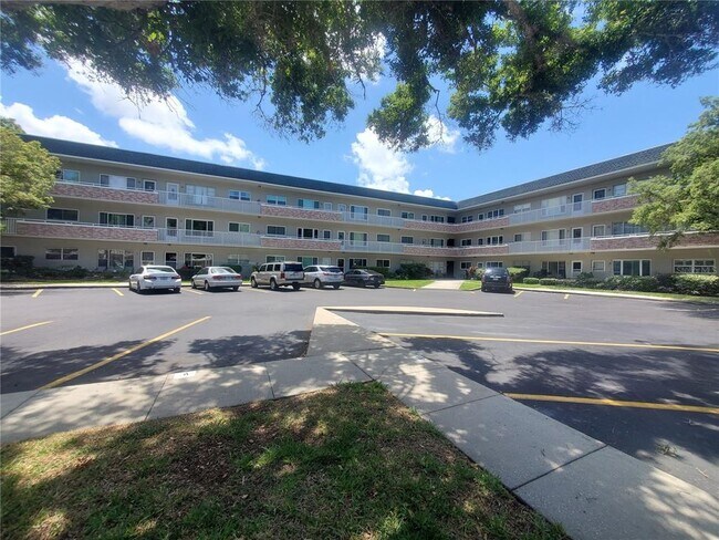 Primary Photo - 2427 Rhodesian Dr