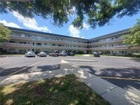 Building Photo - 2427 Rhodesian Dr