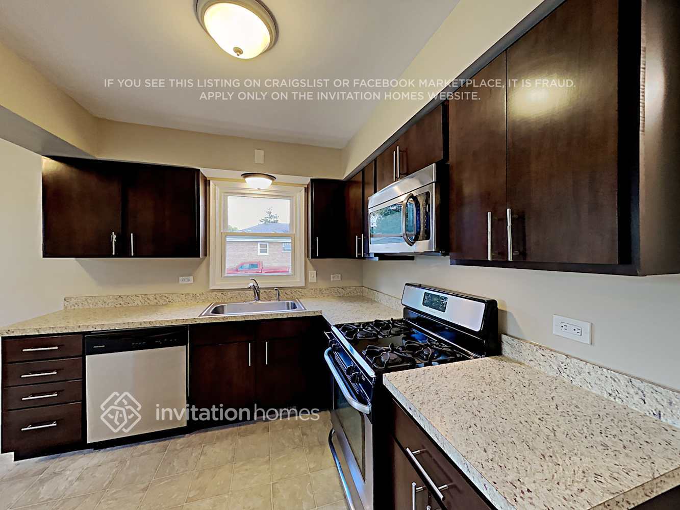 Building Photo - 6218 W 92nd St