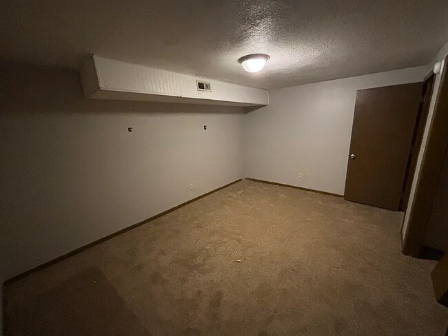 Building Photo - 2423 Farmstead St