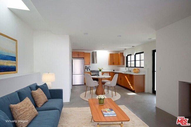 Building Photo - 424 N Avenue 64