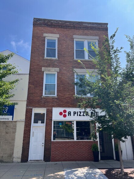 Building Photo - 4449 N Broadway St