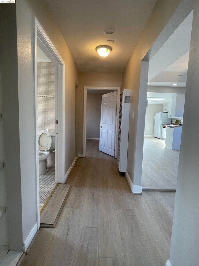 Building Photo - 32 O Neil Ct