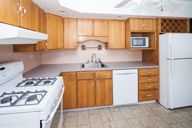 Building Photo - Todd Estates Home near UofD - COMING SOON