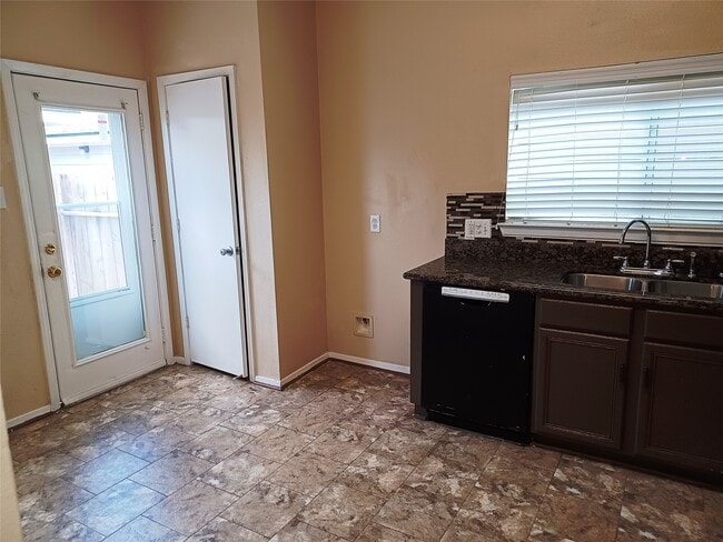 Building Photo - 20526 Patriot Park Ln