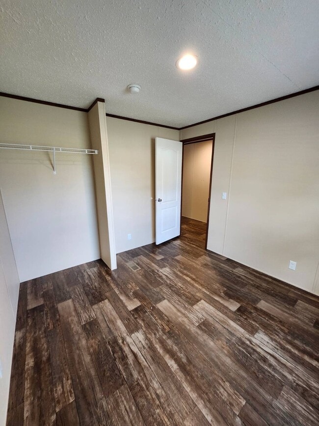 Building Photo - 402 Dorset Ln