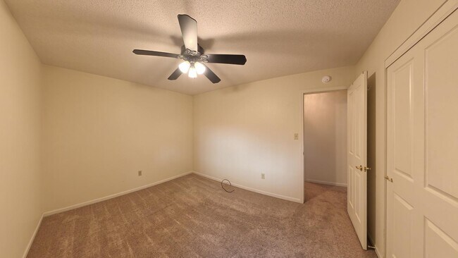 Building Photo - 1125 Butternut Ln