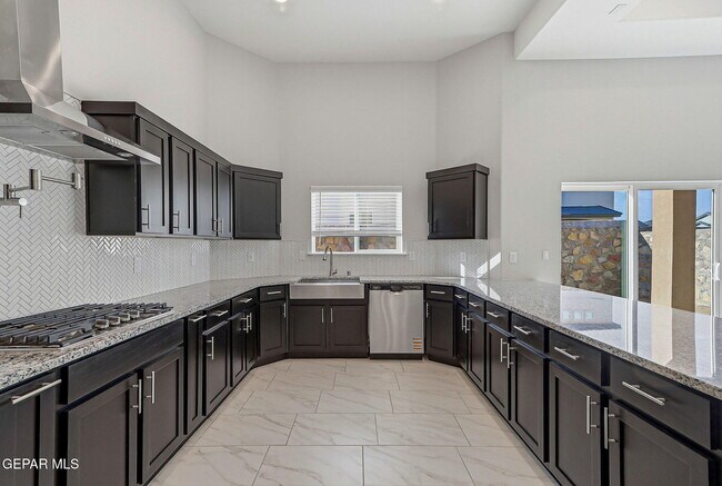 Building Photo - 13349 Cinderford Ave