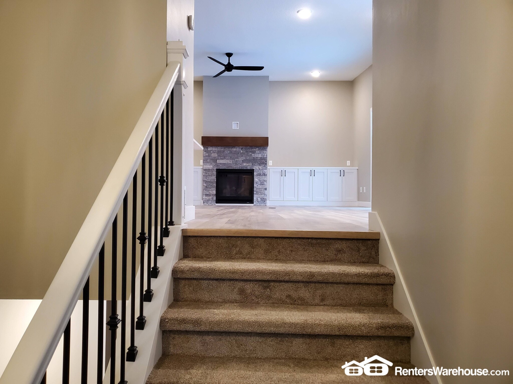 Building Photo - 5531 Pompano Dr
