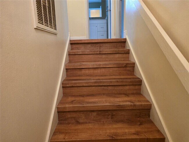 Building Photo - 415 Greenwich Ct