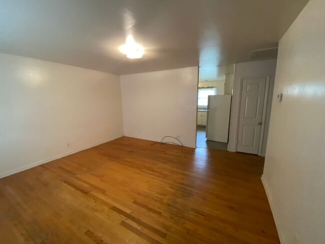 Building Photo - 208 Rosemont Dr