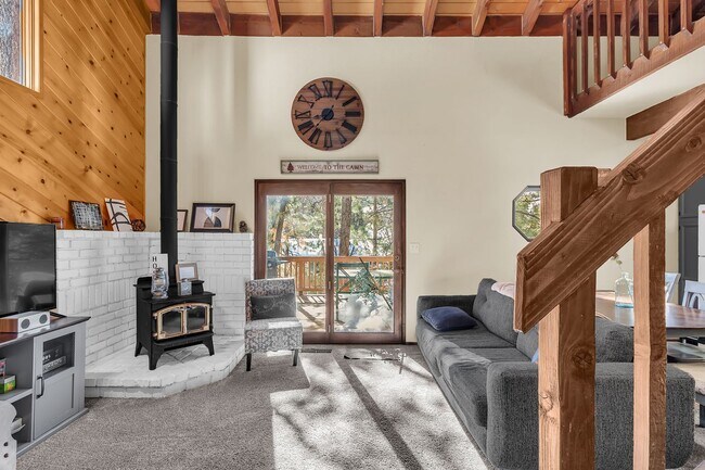 Building Photo - Available for $1,950/month unfurnished or $2,050/month furnished.