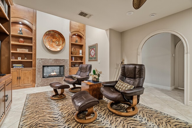 Building Photo - 99 Conejo Cir