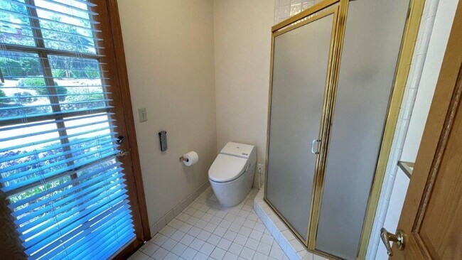 Building Photo - Walnut Creek Northgate neighborhood! Beaut...