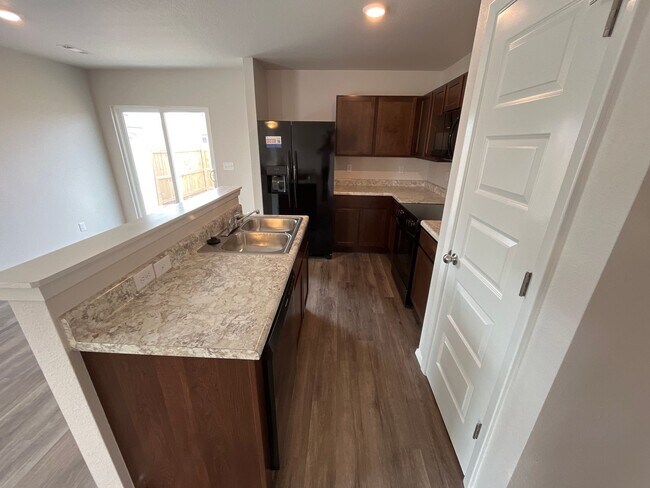 Building Photo - *Pre-leasing* Three Bedroom | Two Bath Hom...