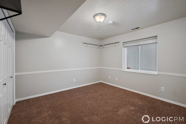 Building Photo - 10328 Countrywood Dr