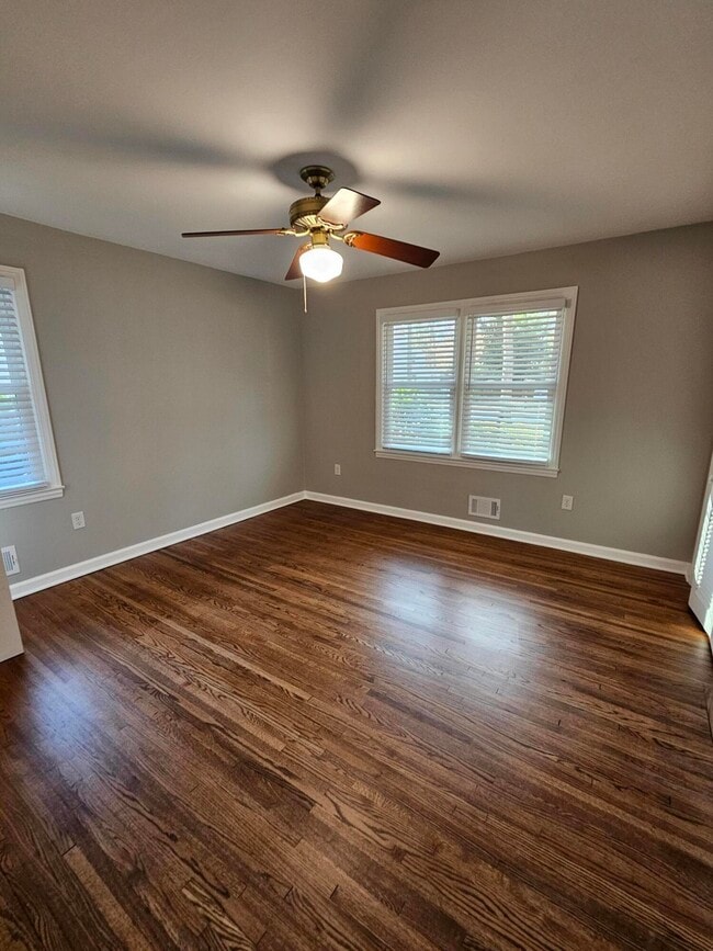 Building Photo - 384 Mimosa Cir