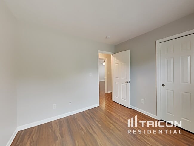 Building Photo - 10718 Huntwick Dr