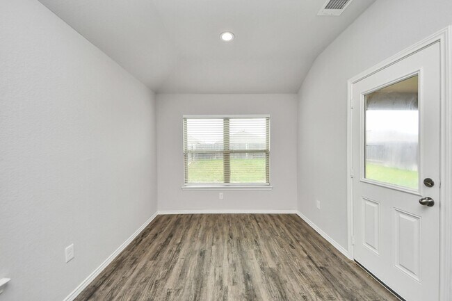 Building Photo - 20715 Southern Wds Blvd